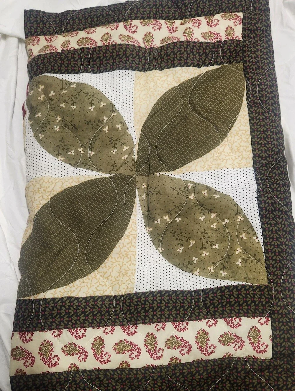 handmade 2-Piece Twin Quilt and Matching Pillow Sham Set. Alabama Beauty